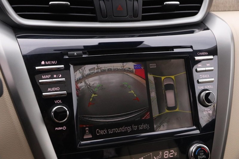 Nissan Murano Vehicle Image 17