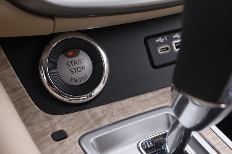 Nissan Murano Vehicle Image 19