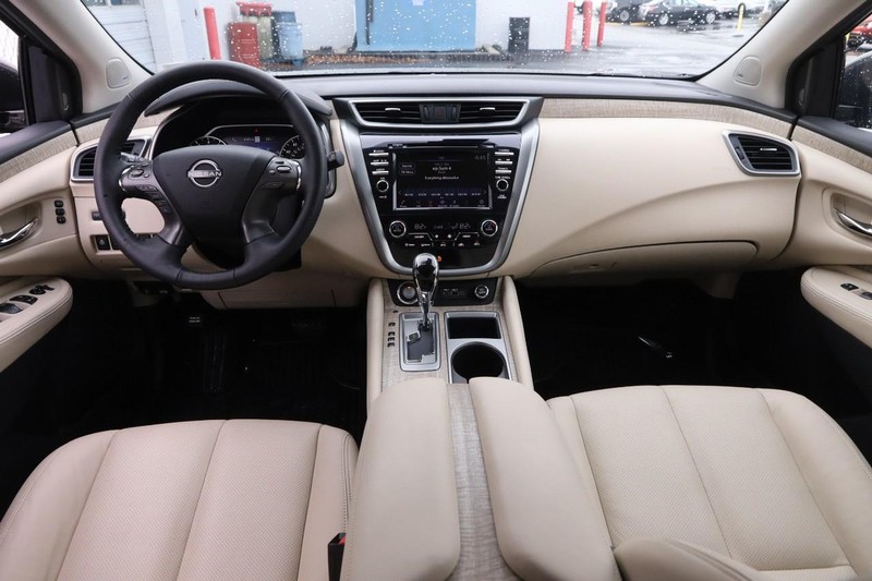 Nissan Murano Vehicle Image 22