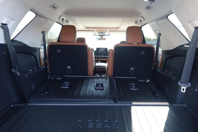 Nissan Pathfinder Vehicle Image 09