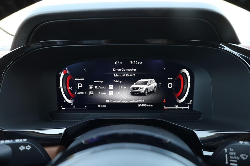 Nissan Pathfinder Vehicle Image 11