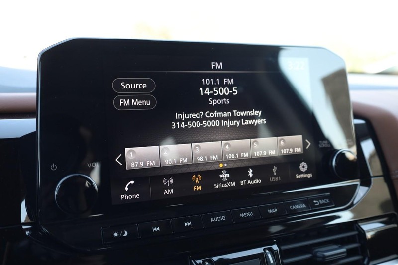 Nissan Pathfinder Vehicle Image 13