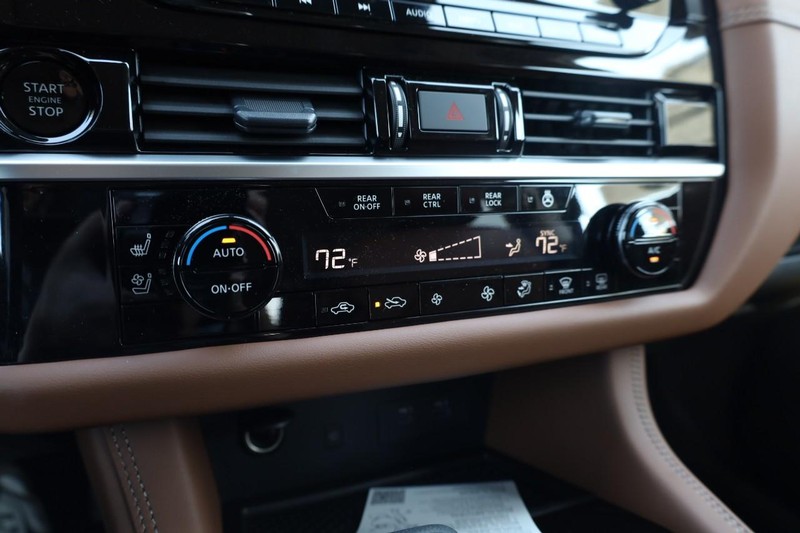 Nissan Pathfinder Vehicle Image 15