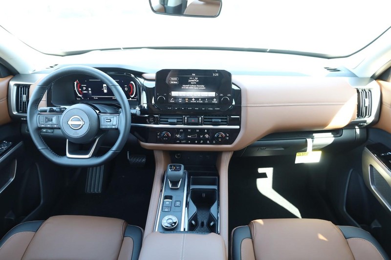Nissan Pathfinder Vehicle Image 27