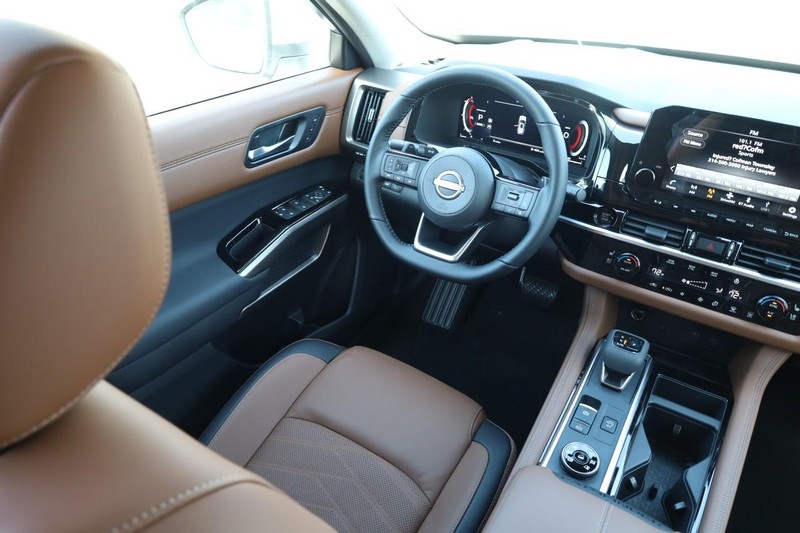 Nissan Pathfinder Vehicle Image 28