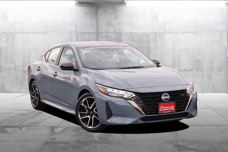 Nissan Sentra Vehicle Image 02