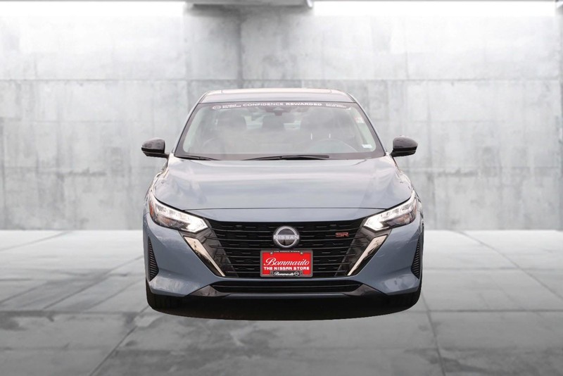 Nissan Sentra Vehicle Image 04