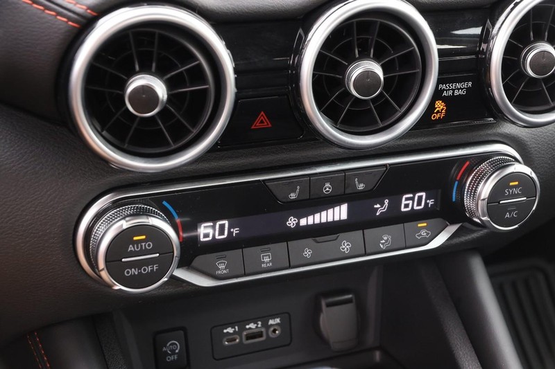 Nissan Sentra Vehicle Image 17