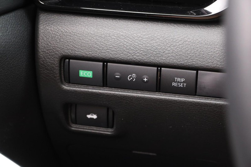 Nissan Sentra Vehicle Image 19