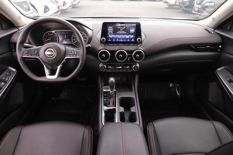 Nissan Sentra Vehicle Image 20
