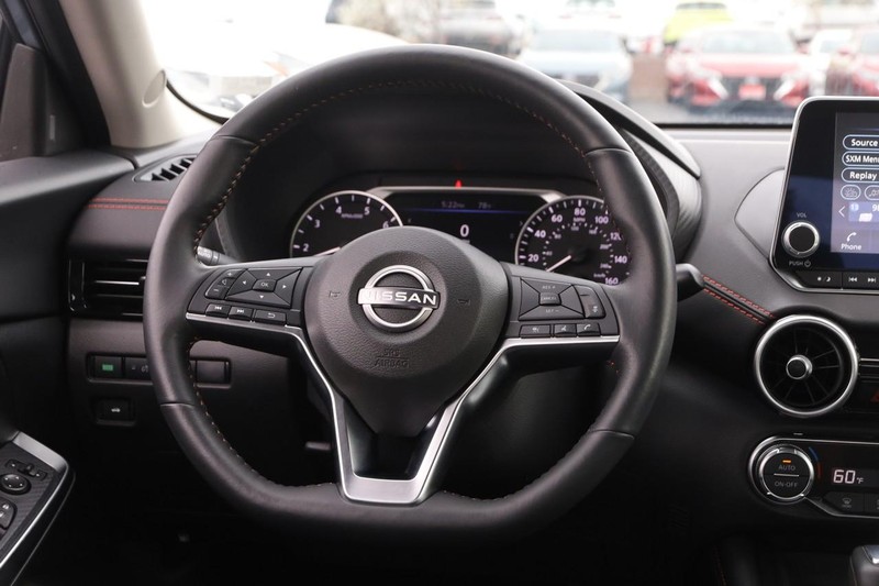 Nissan Sentra Vehicle Image 22