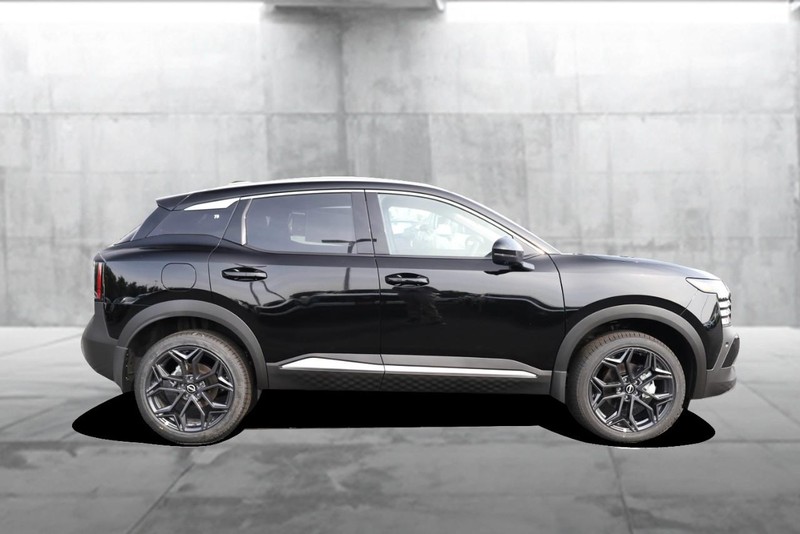 Nissan Kicks Vehicle Image 05