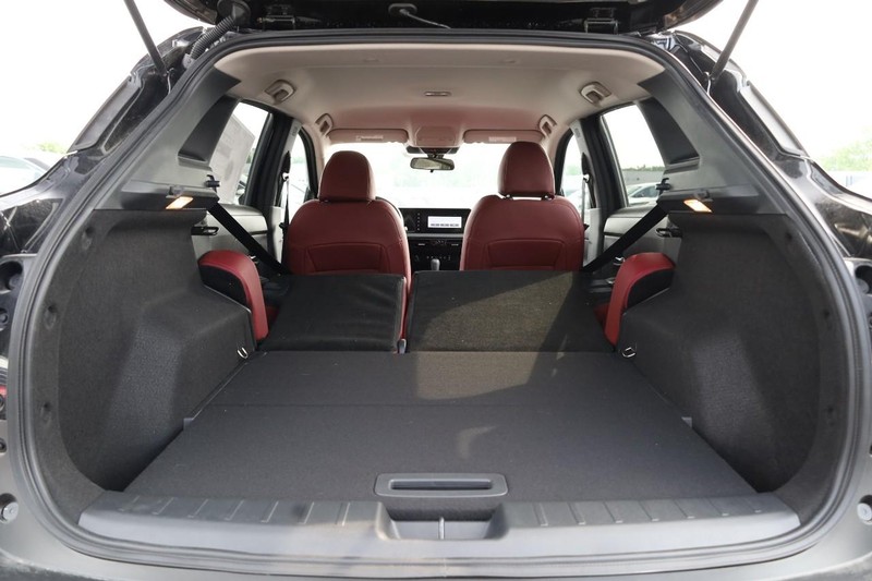 Nissan Kicks Vehicle Image 09