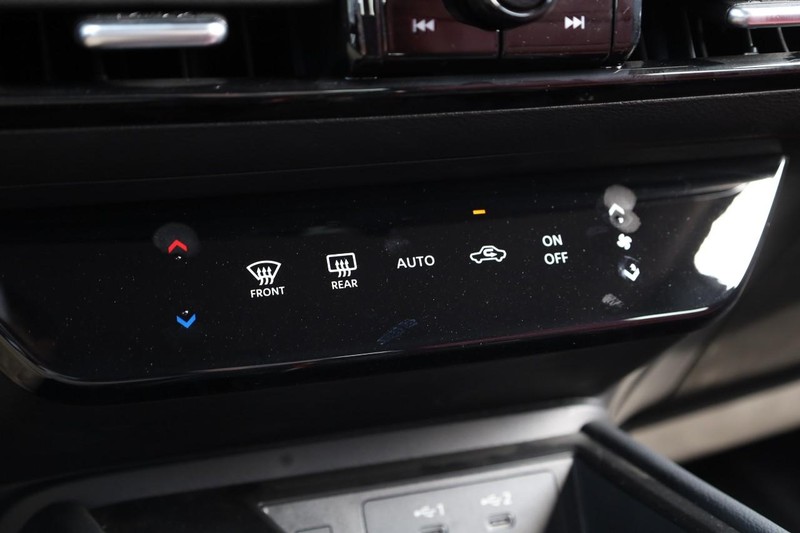 Nissan Kicks Vehicle Image 16