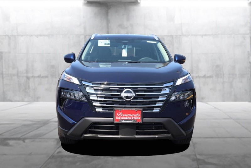 Nissan Rogue Vehicle Image 05