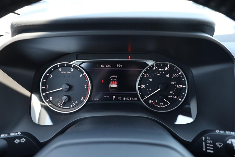 Nissan Rogue Vehicle Image 11