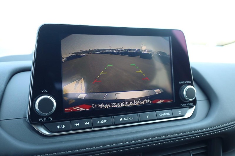 Nissan Rogue Vehicle Image 14