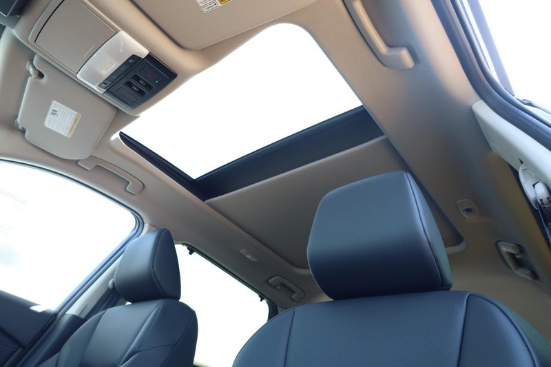 Nissan Rogue Vehicle Image 22