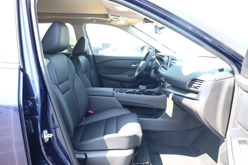 Nissan Rogue Vehicle Image 27