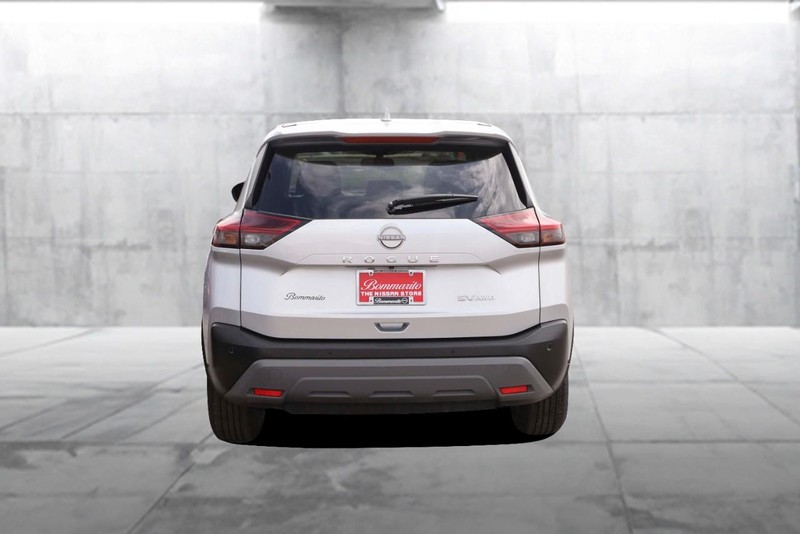 Nissan Rogue Vehicle Image 06