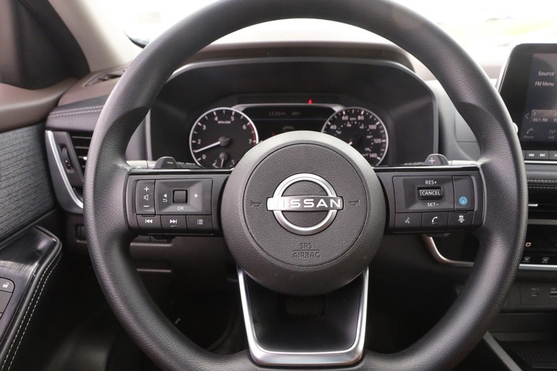 Nissan Rogue Vehicle Image 10