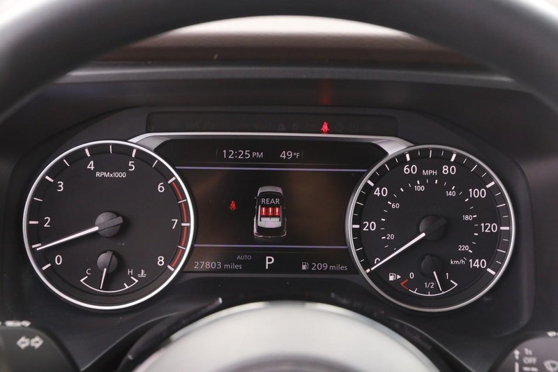 Nissan Rogue Vehicle Image 13