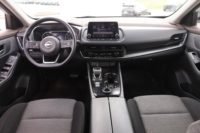 Nissan Rogue Vehicle Image 20