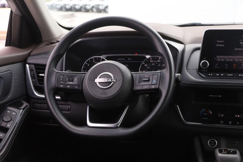 Nissan Rogue Vehicle Image 22