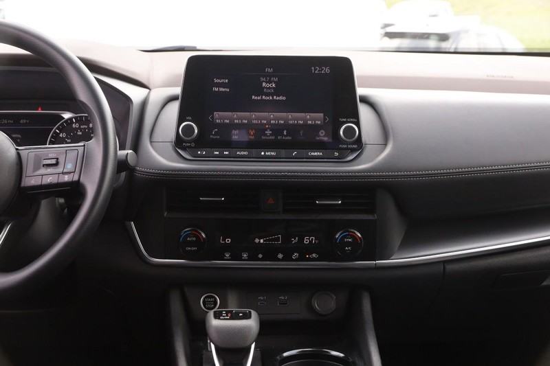 Nissan Rogue Vehicle Image 23