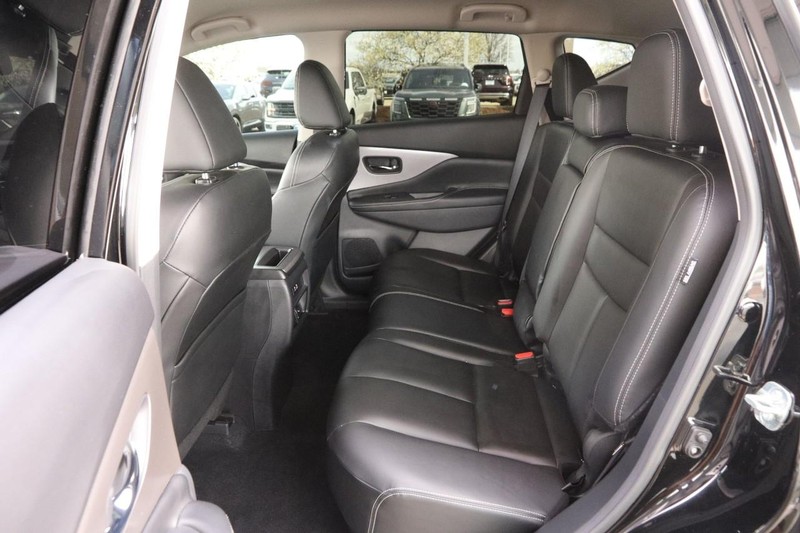 Nissan Murano Vehicle Image 09