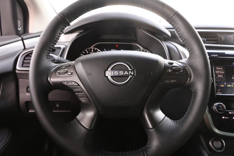 Nissan Murano Vehicle Image 10