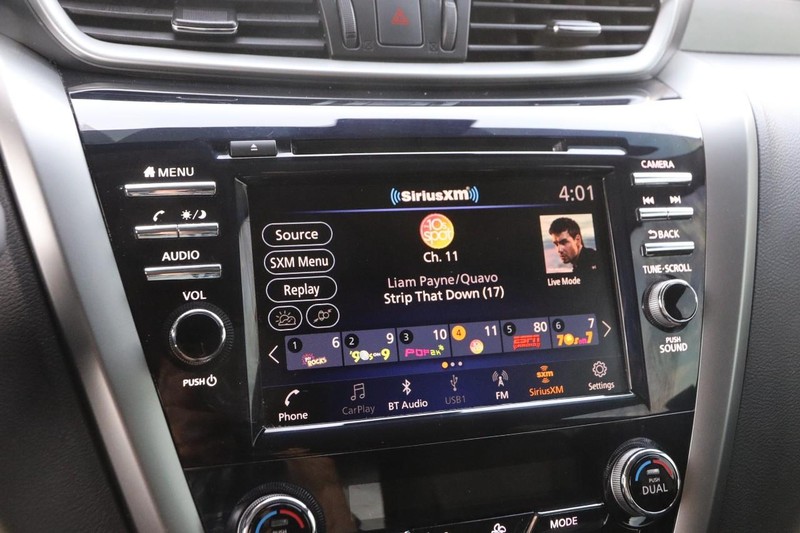 Nissan Murano Vehicle Image 15