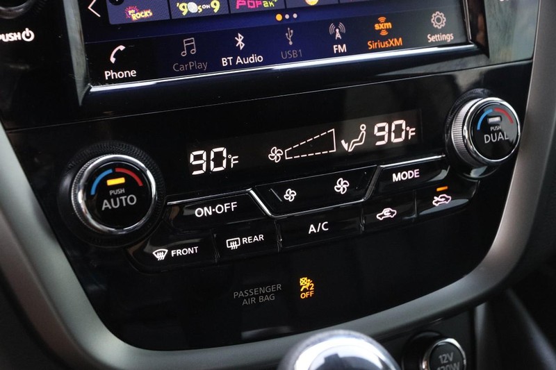 Nissan Murano Vehicle Image 18