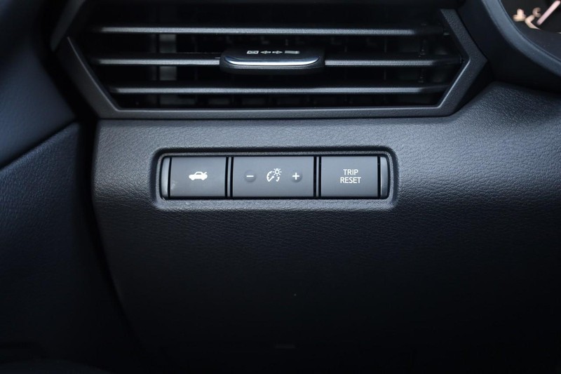 Nissan Altima Vehicle Image 17