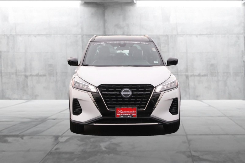 Nissan Kicks Vehicle Image 04