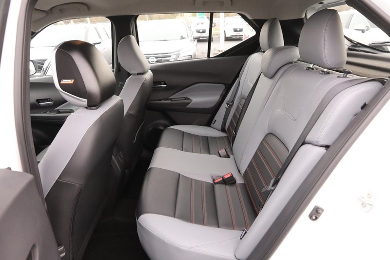 Nissan Kicks Vehicle Image 09
