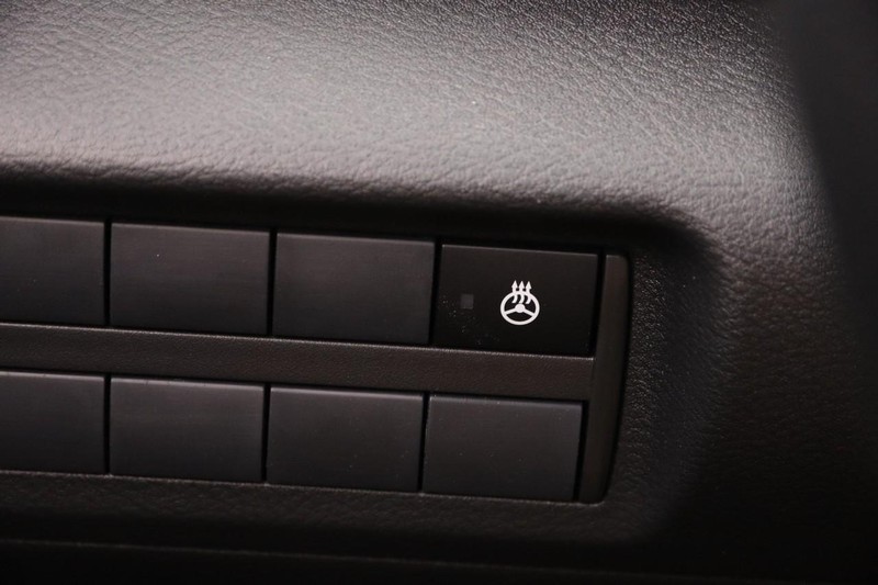 Nissan Kicks Vehicle Image 18