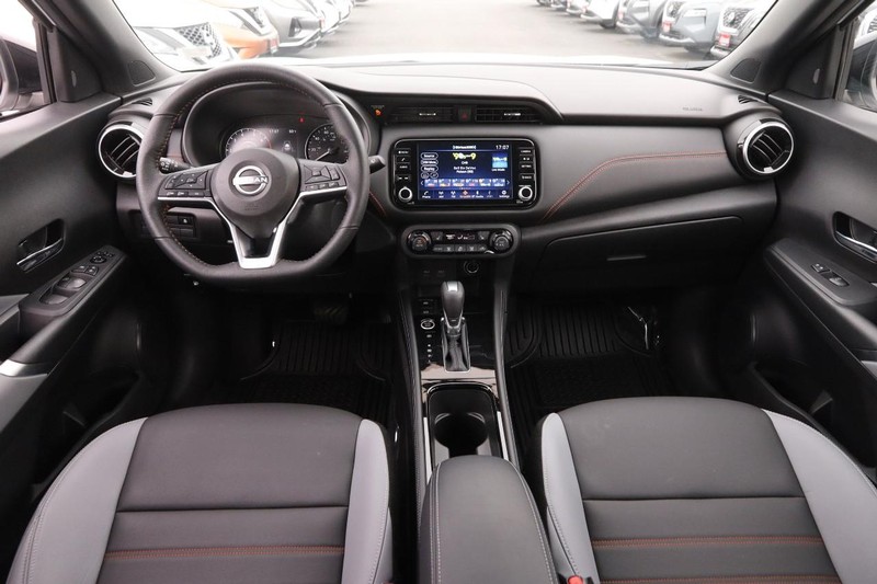 Nissan Kicks Vehicle Image 19