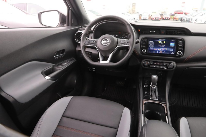 Nissan Kicks Vehicle Image 20