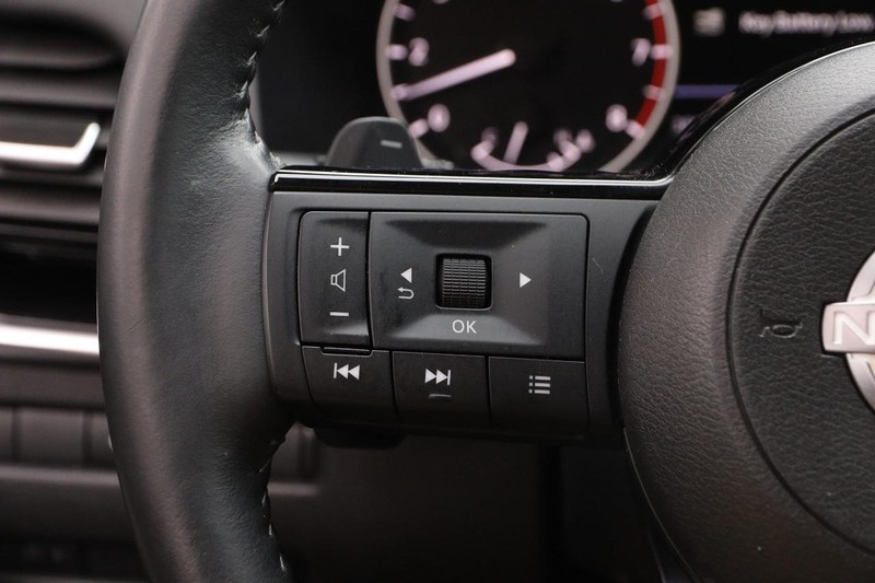 Nissan Rogue Vehicle Image 13