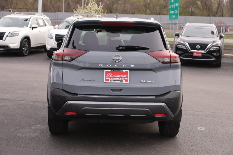 Nissan Rogue Vehicle Image 23
