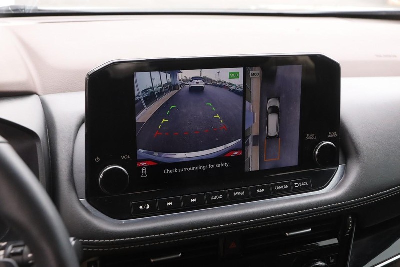 Nissan Rogue Vehicle Image 35