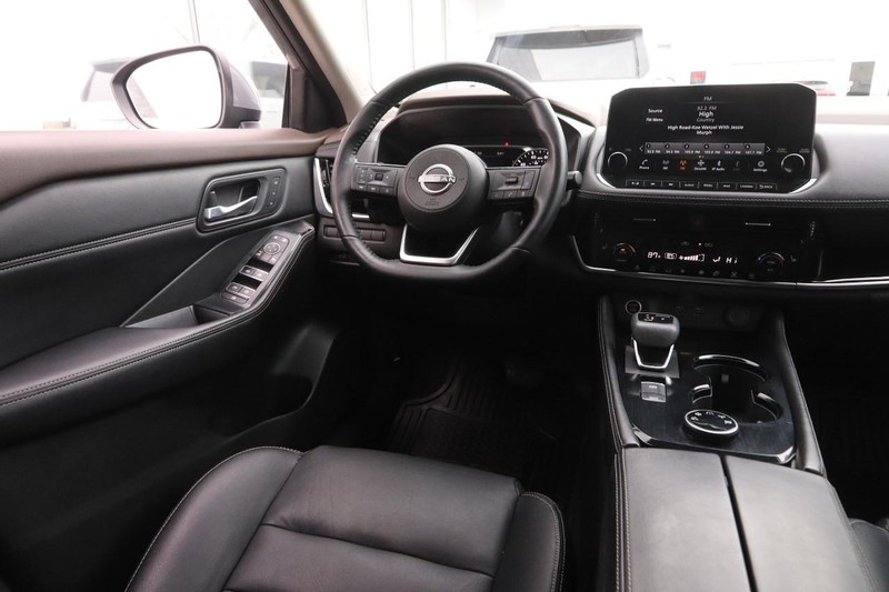 Nissan Rogue Vehicle Image 40