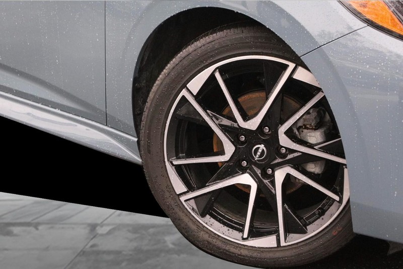 Nissan Sentra Vehicle Image 03