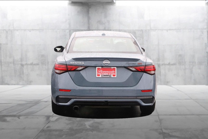 Nissan Sentra Vehicle Image 06