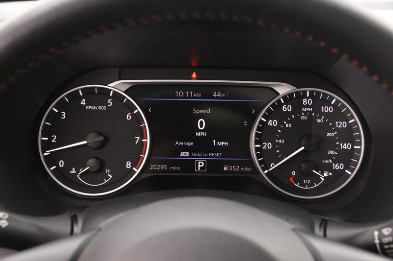 Nissan Sentra Vehicle Image 14