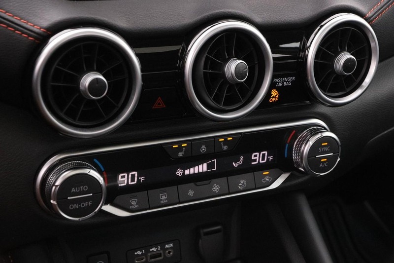 Nissan Sentra Vehicle Image 17