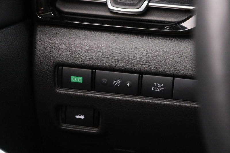 Nissan Sentra Vehicle Image 20