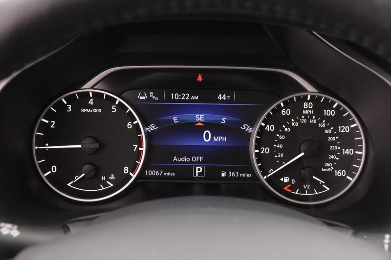 Nissan Murano Vehicle Image 13