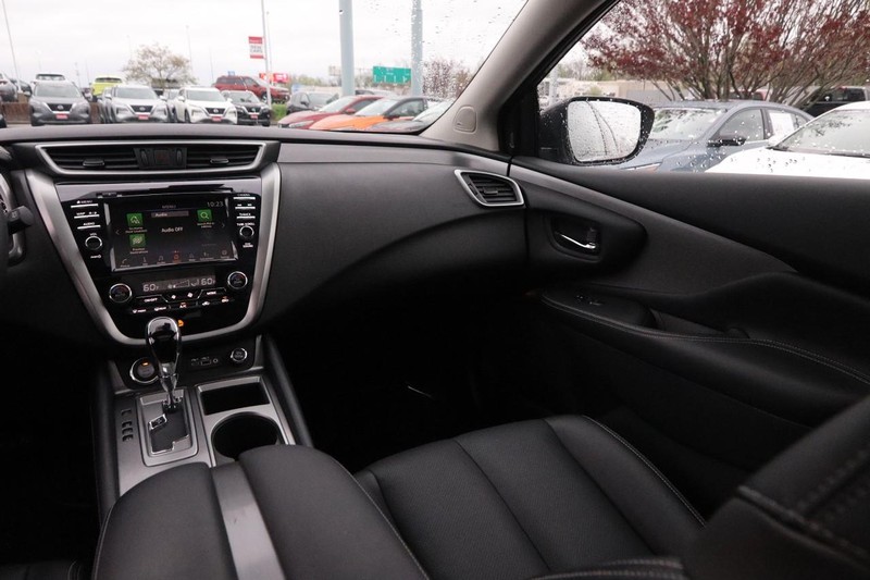 Nissan Murano Vehicle Image 24